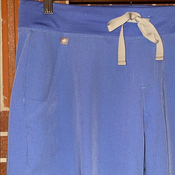 Figs Scrubs Technical Collection Zamora Jogger size medium petite - Picture 3 of 14